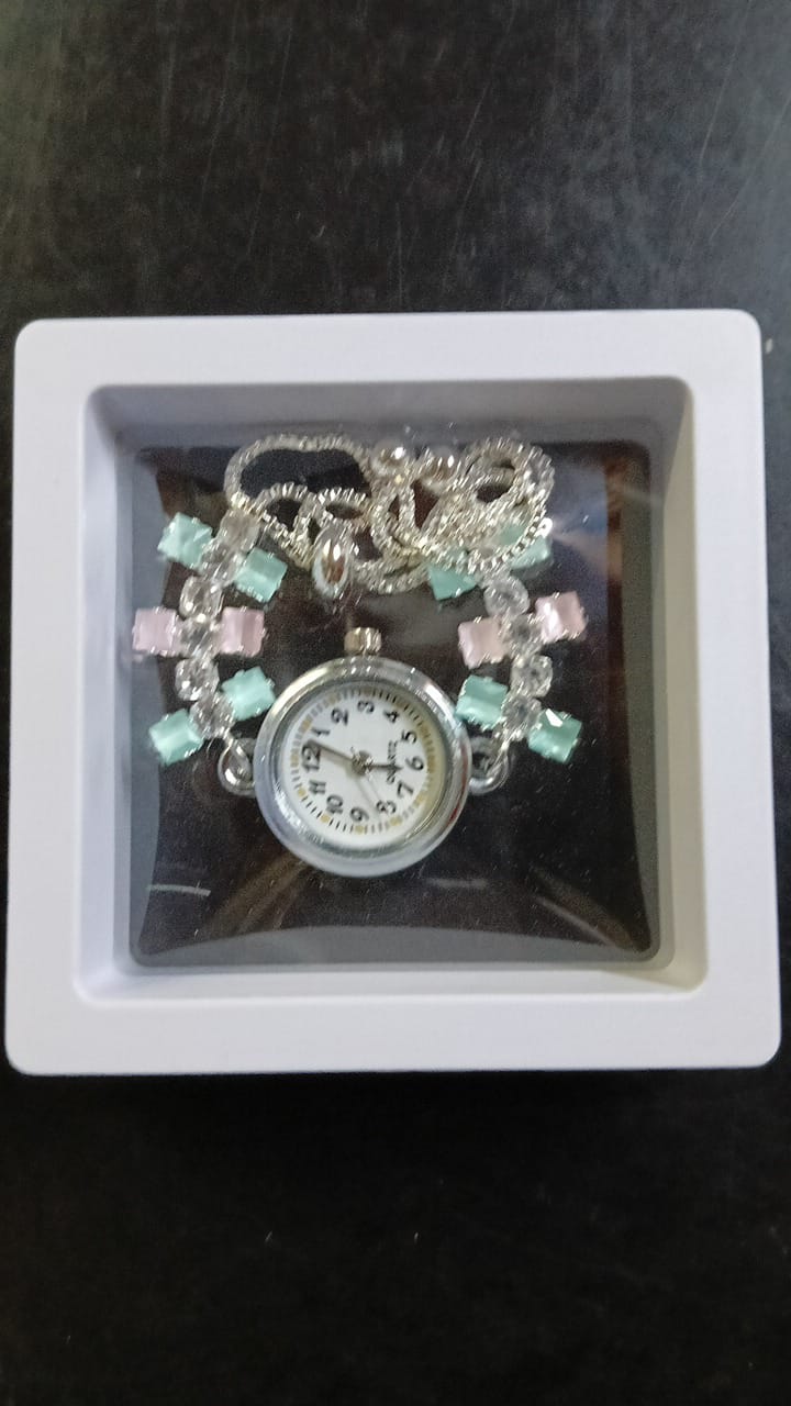 Lady Fancy Chain Slim Silver Watch Bacelet Light Diamonds