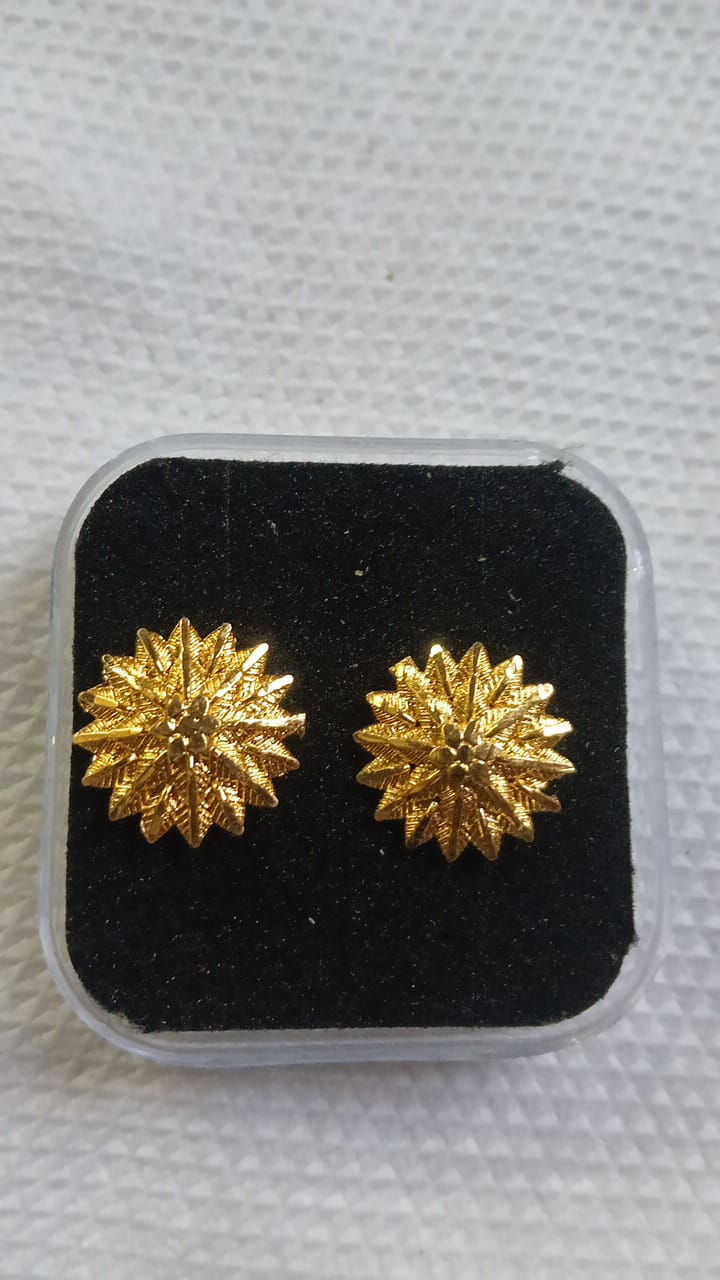 Lady Fancy Gold Ear Top Glossy Finish