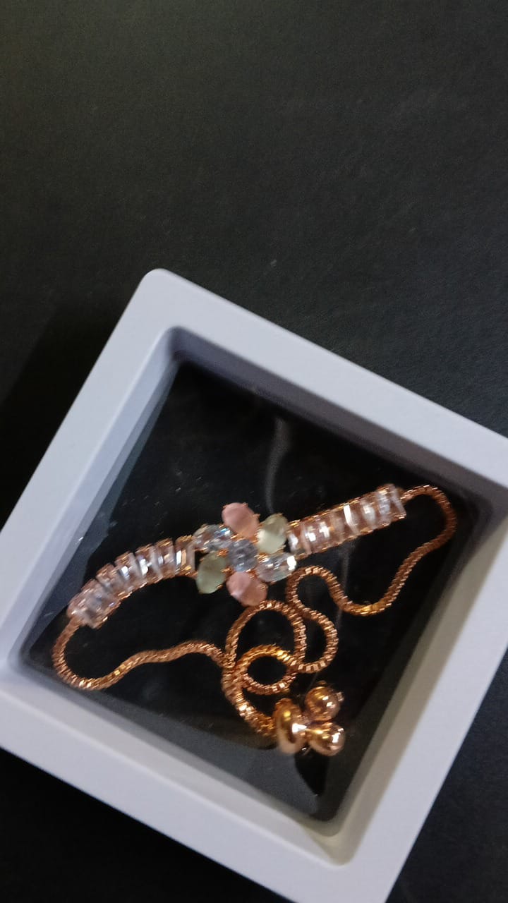 Lady Fancy Chain Slim Diamond Bacelet