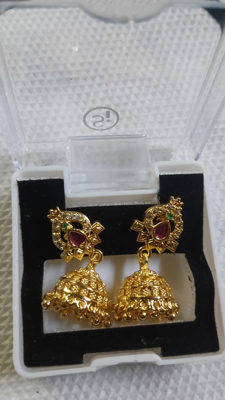 Lady Fancy Gold Ear Top Glossy Finish with Diamonds
