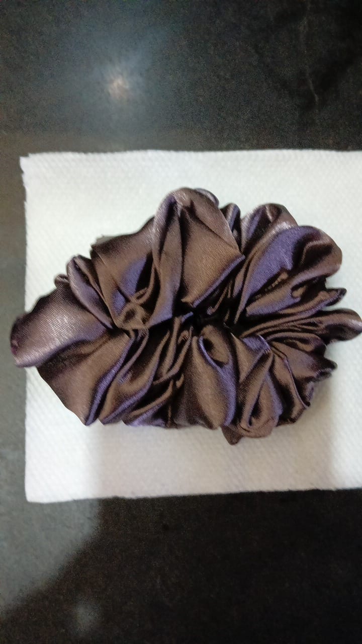 Women Hair & Hand Flower - Plain