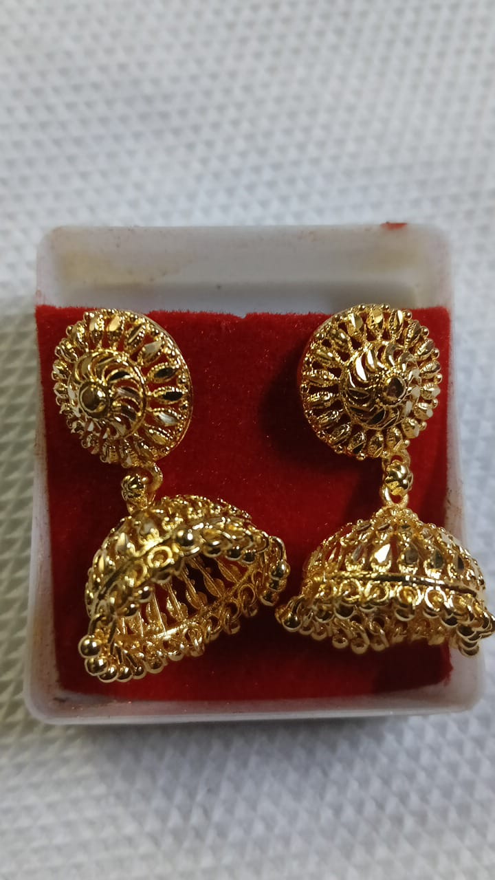 Lady Fancy Gold Ear Top Glossy Finish with Diamonds