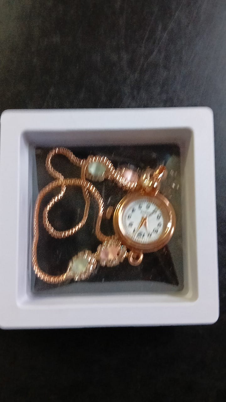 Lady Fancy Chain Slim Gold Watch Bacelet Light Diamonds