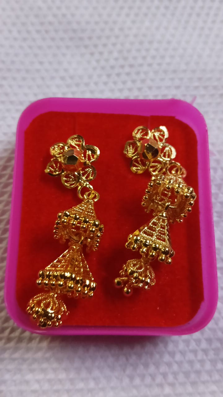 Lady Fancy Gold Ear Top Glossy Finish