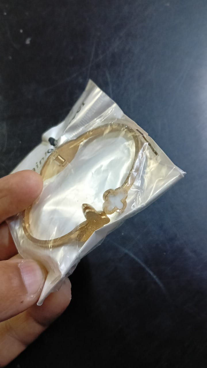 Lady Fancy Gold Diamond Plain Bracelet