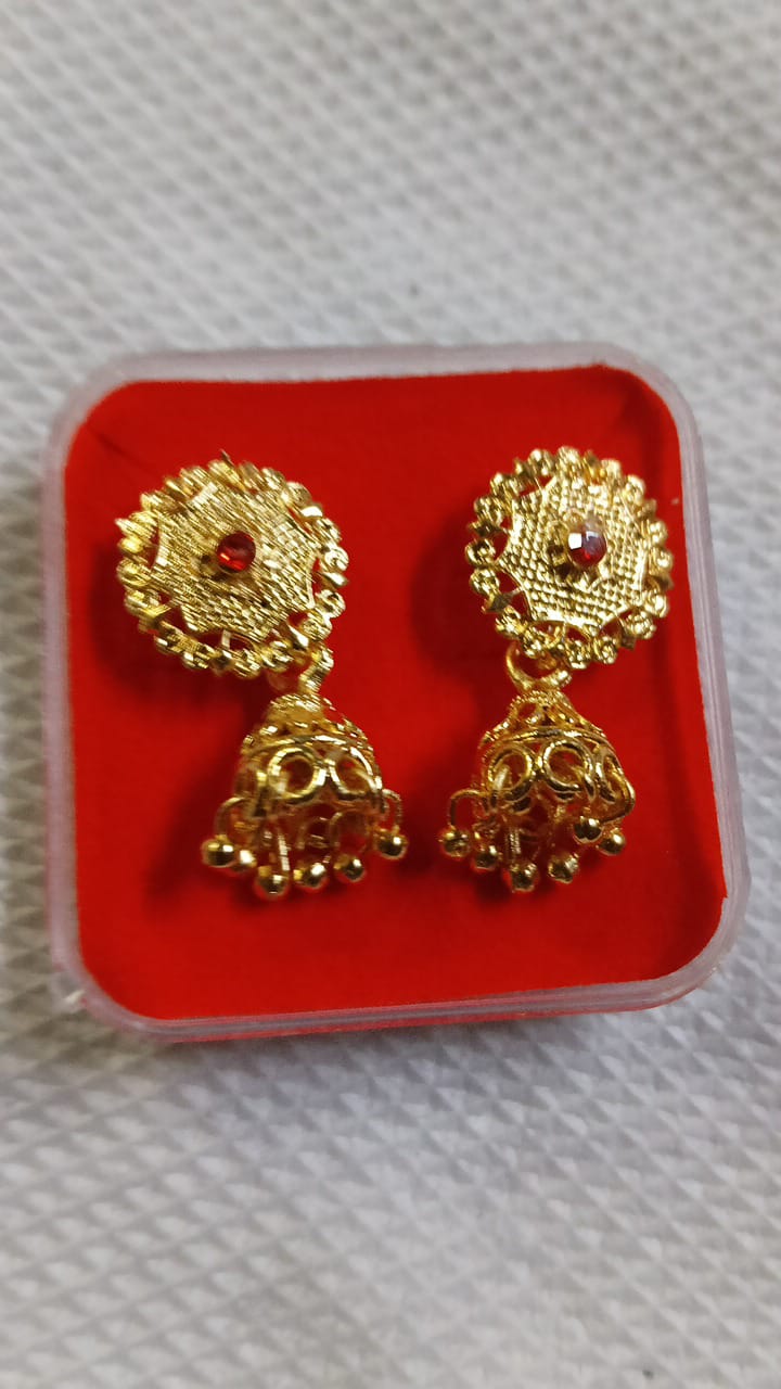 Lady Fancy Gold Ear Top Glossy Finish