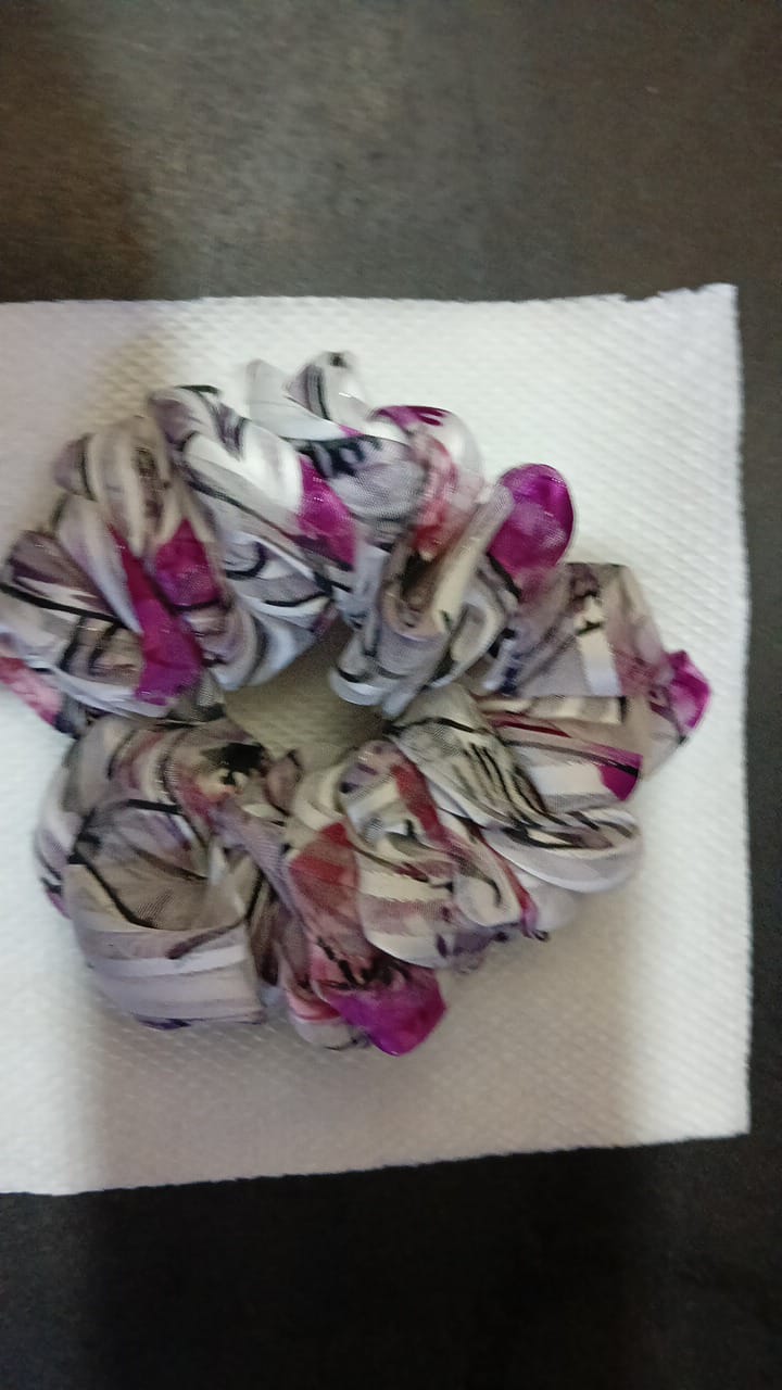 Women Hair & Hand Flower - Mix Colors