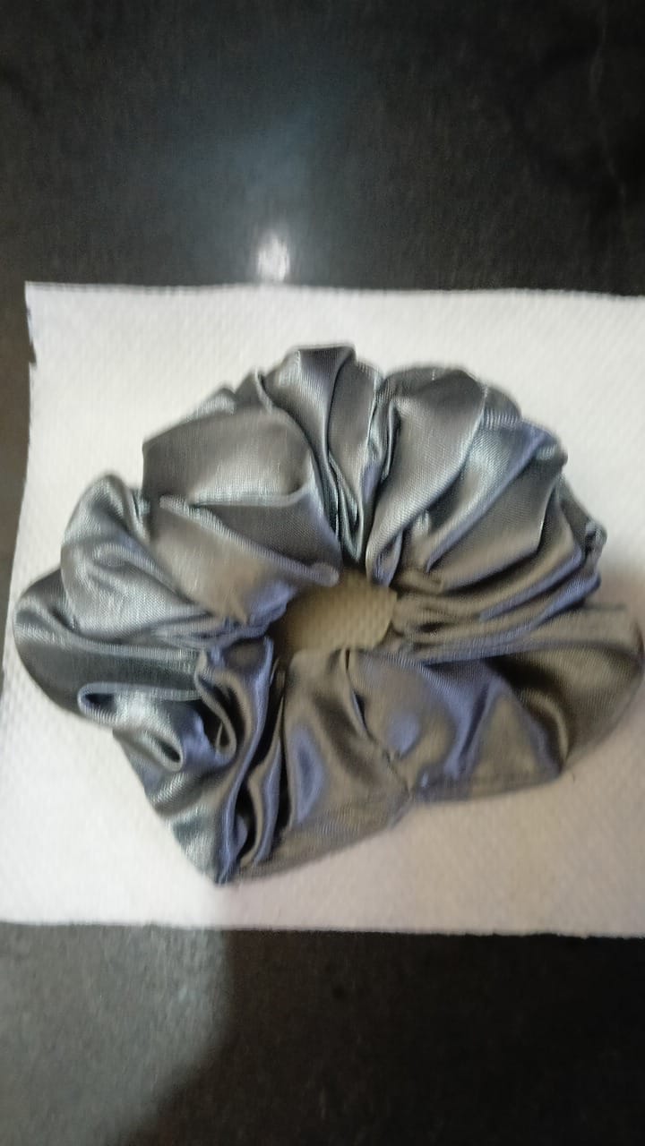 Women Hair & Hand Flower - Plain