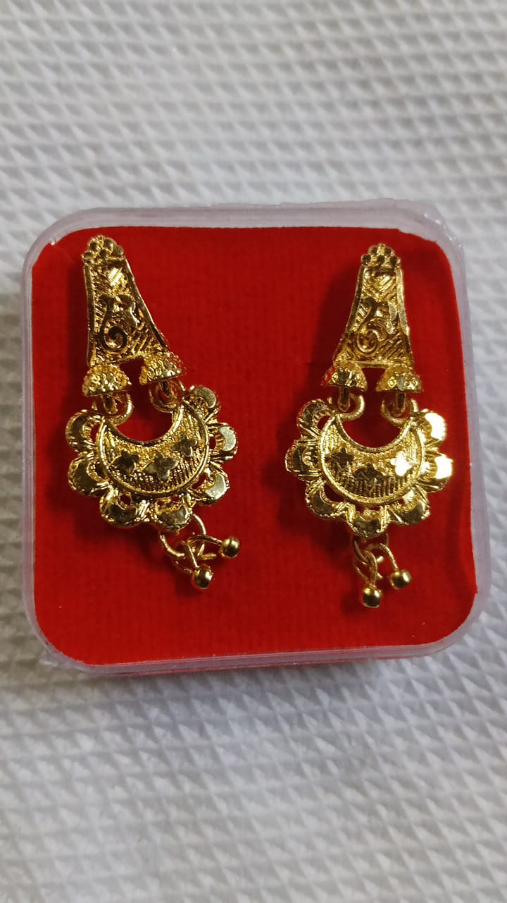Lady Fancy Gold Ear Top Glossy Finish