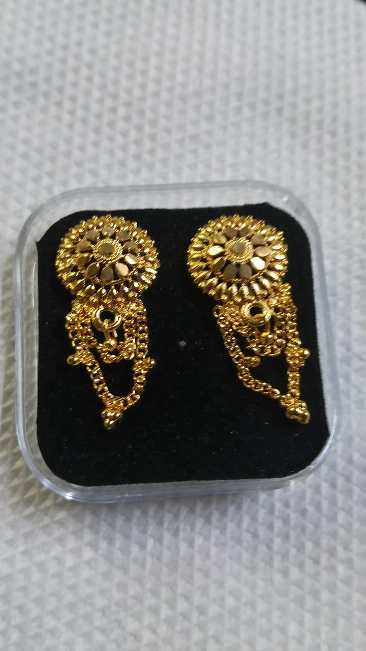 Lady Fancy Gold Ear Top Glossy Finish with Diamonds