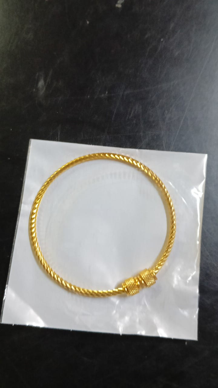 Lady Fancy Gold Plain Braclet