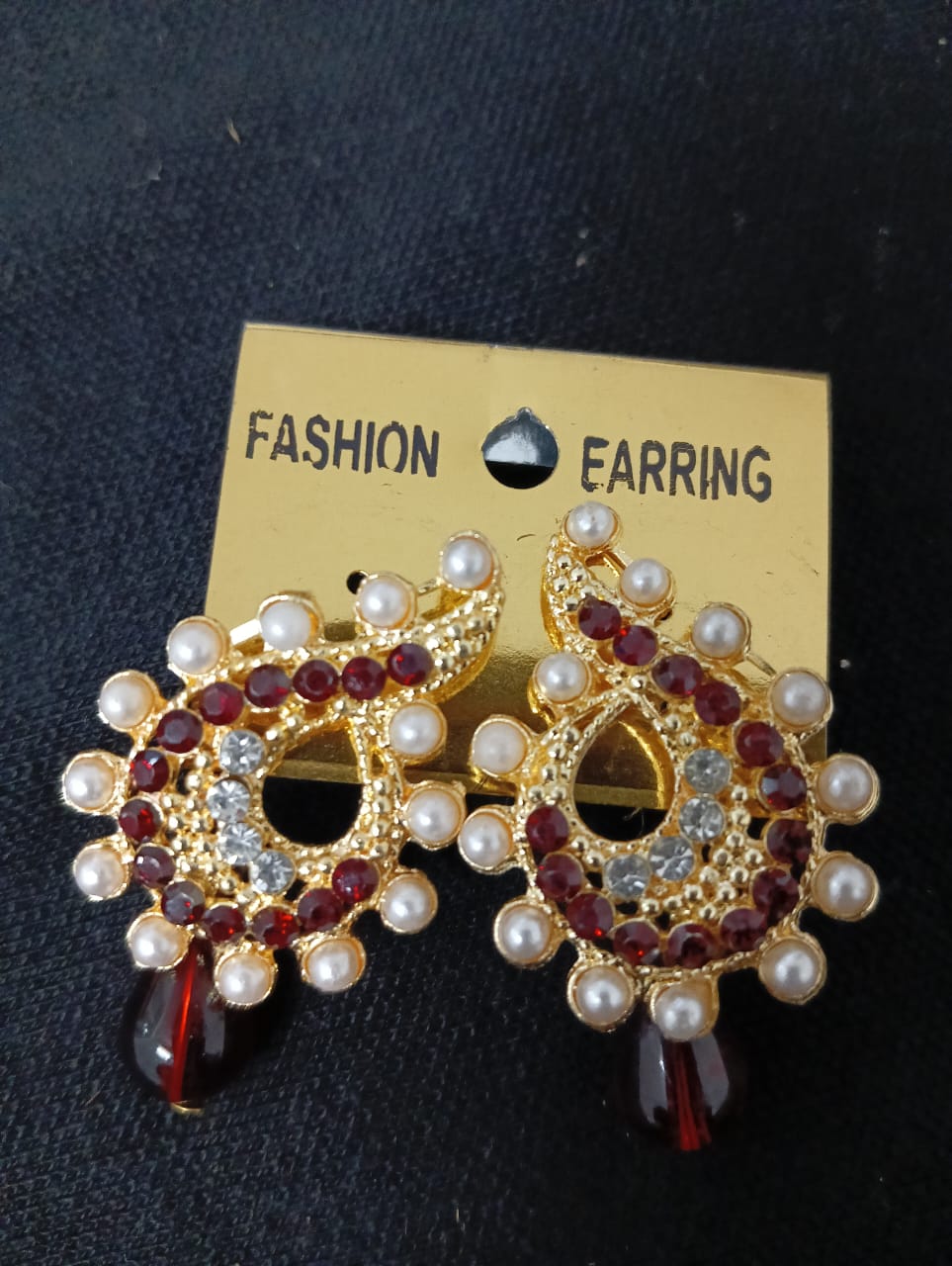 Women Trendy Fancy Ear Tops