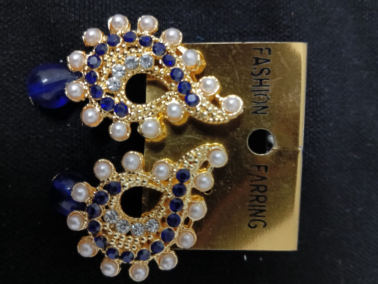 Women Trendy Fancy Ear Tops