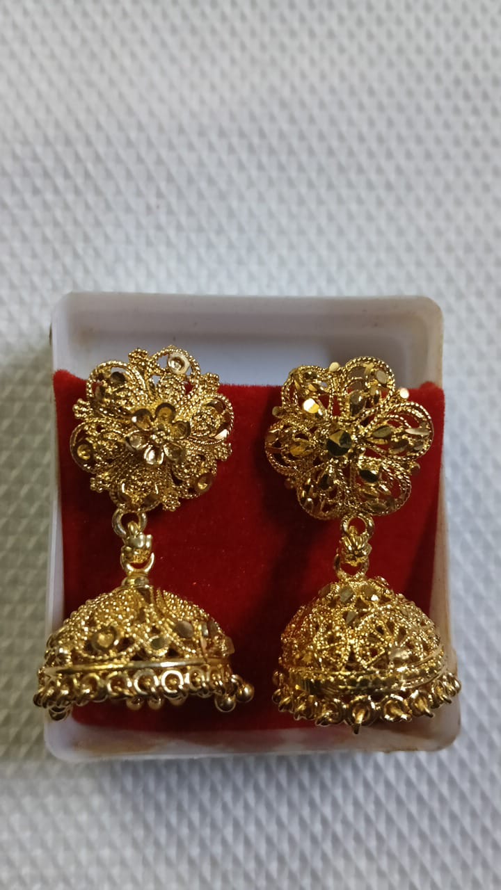 Lady Fancy Gold Ear Top