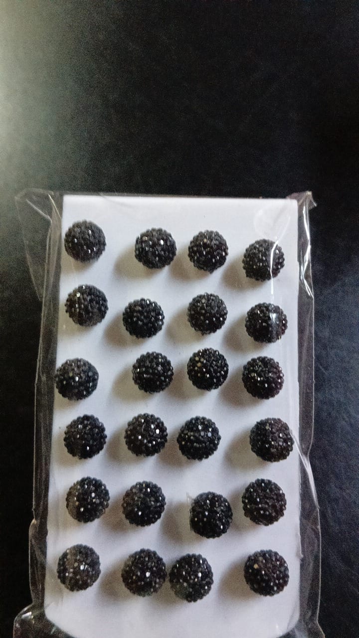 Lady Fancy Black Color Ear Pearl Large