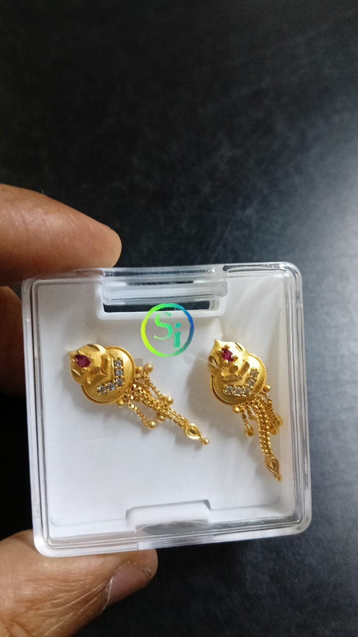 Lady Fancy Gold Ear Set Tops